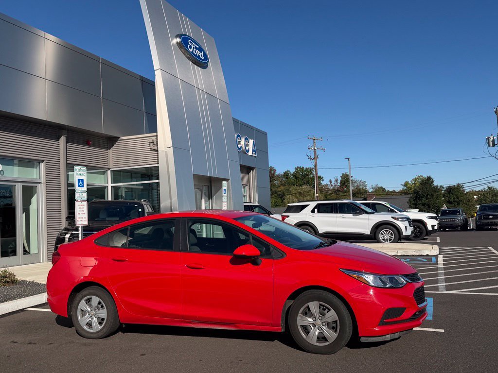 Used 2017 Chevrolet Cruze LS FWD image 5