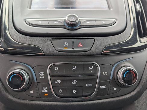 Used 2023 Chevrolet Equinox RS image 15