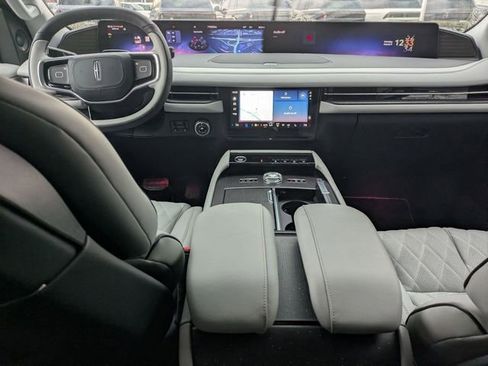 New 2026 Lincoln Navigator L Black Label AWD/4WD image 13