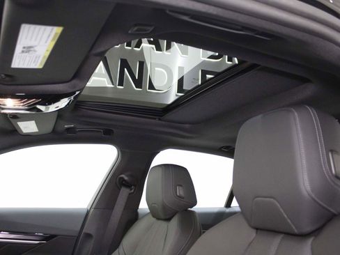 Used 2024 BMW i5 eDrive40i w/ Premium Package image 14