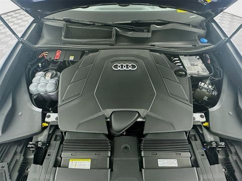 Used 2021 Audi Q8 Premium Plus w/ Premium Plus Package image 31