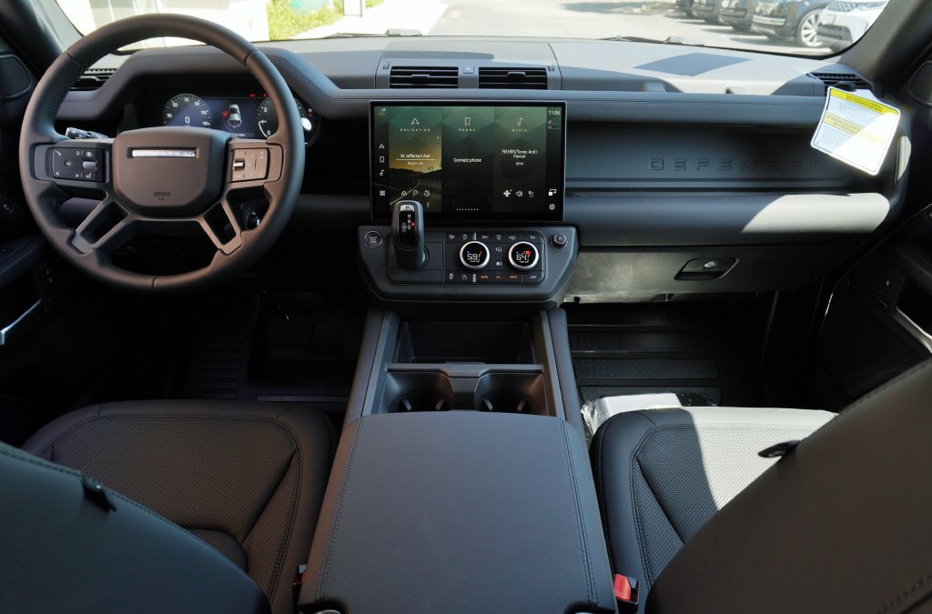 Used 2026 Land Rover Defender 110 S AWD/4WD image 9