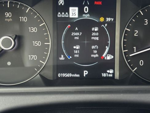 Used 2020 Land Rover Range Rover Velar S image 22