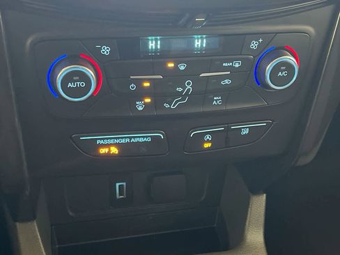 Used 2017 Ford Escape SE w/ Equipment Group 201A image 19