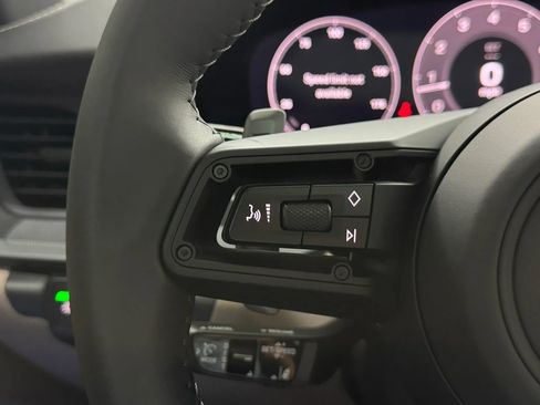 Used 2025 Porsche 911 Carrera image 21