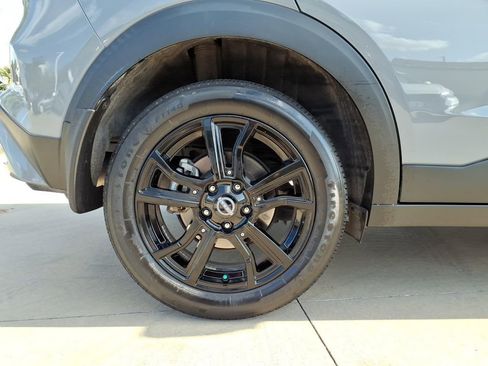 Used 2023 Nissan Kicks SR image 19