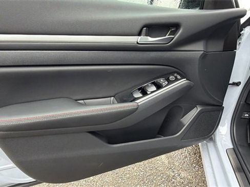 New 2025 Nissan Altima 2.5 SR w/ SR Premium Package image 19