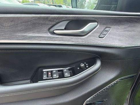 Used 2021 Jeep Grand Cherokee L Overland image 15