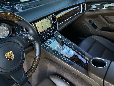 Used 2016 Porsche Panamera 4S w/ Premium Package Plus image 27