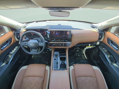 New 2026 Nissan Pathfinder Platinum w/ Accent Package FWD image 11