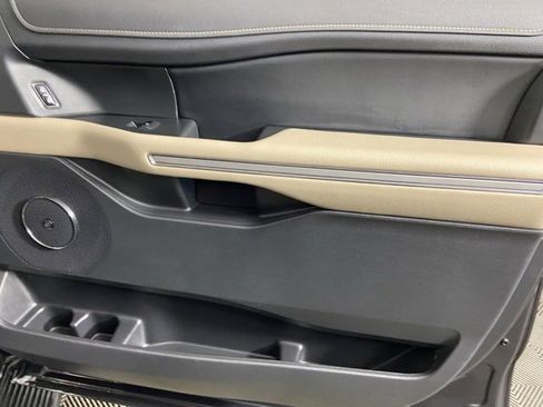 Used 2024 Ford Expedition Max Limited image 10