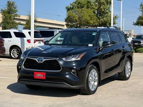 Used 2024 Toyota Highlander Limited FWD image 7