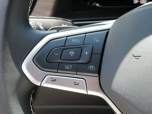 Used 2025 Volkswagen Atlas SE AWD/4WD image 26
