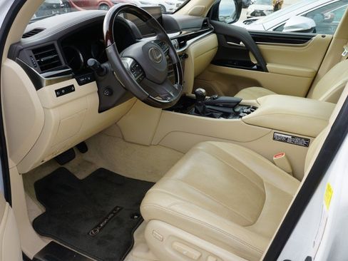 Used 2018 Lexus LX 570 4WD image 5