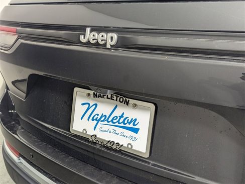 New 2025 Jeep Grand Cherokee Laredo X image 8