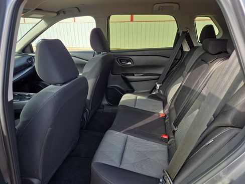 Used 2024 Nissan Rogue SV image 10