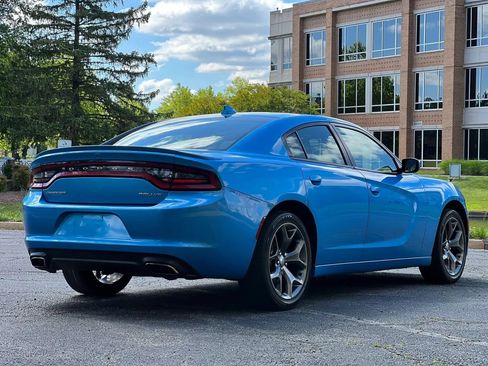 Used 2015 Dodge Charger SXT RWD image 5