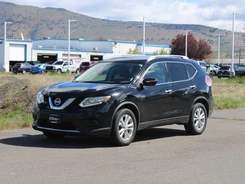 Used 2015 Nissan Rogue SV w/ SV Premium Package image 7
