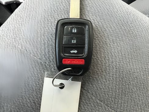 Used 2013 Honda Accord LX image 29