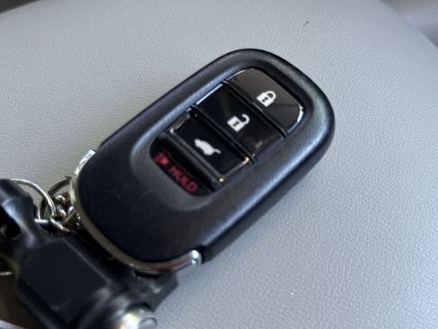 Used 2025 Honda HR-V LX image 28