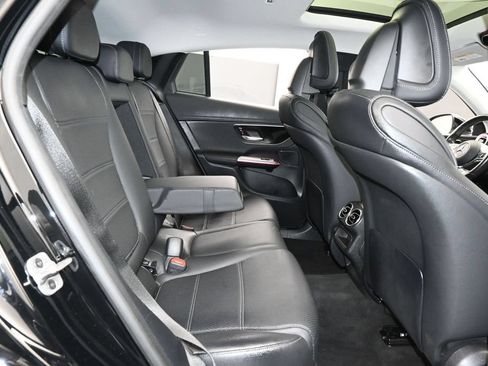 Used 2025 Mercedes-Benz GLC 300 4MATIC image 41