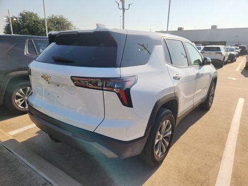 Used 2026 Chevrolet Equinox LT FWD image 6