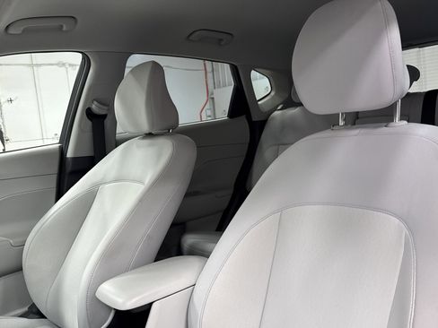 Used 2025 Hyundai Kona SEL image 5