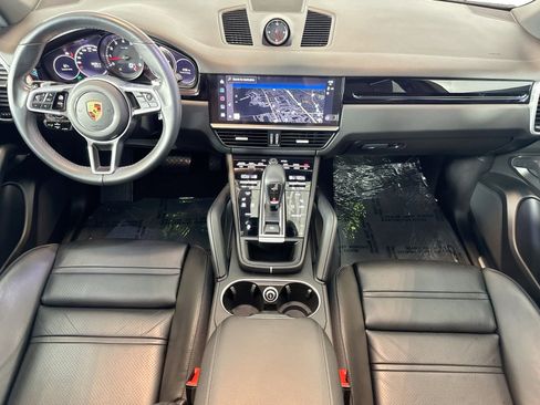 Certified 2023 Porsche Cayenne w/ Premium Package AWD/4WD image 18