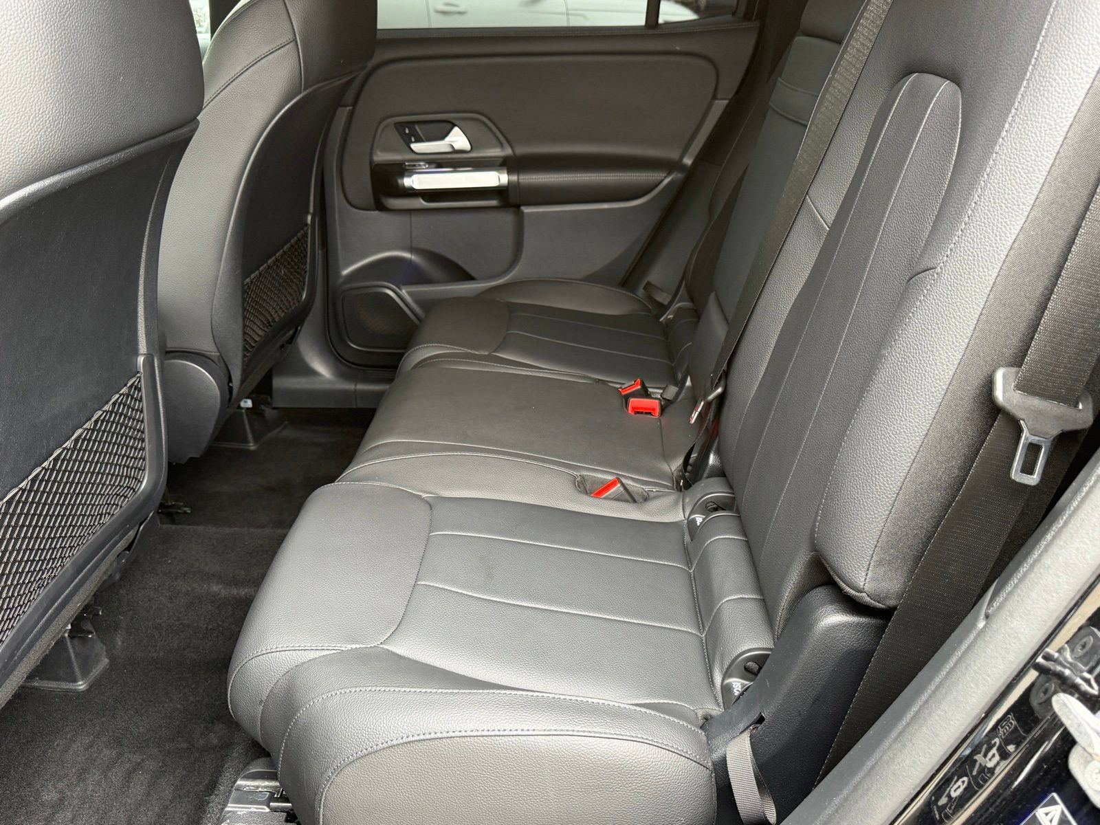 Used 2025 Mercedes-Benz GLB 250 image 45