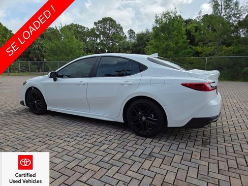 Used 2026 Toyota Camry SE FWD image 9