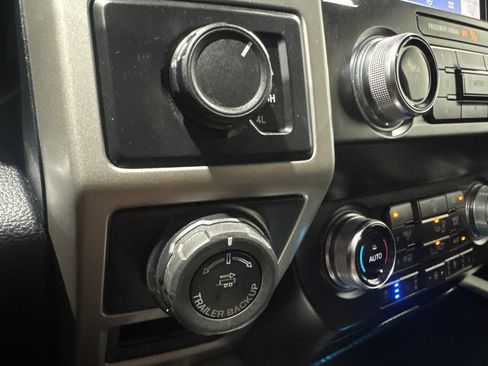 Used 2019 Ford F150 Lariat w/ Equipment Group 502A Luxury AWD/4WD image 36