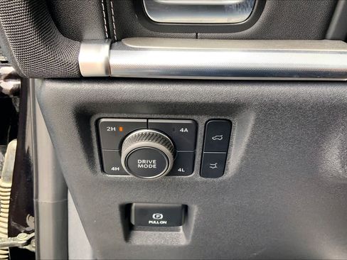 Used 2025 Ford Expedition Platinum AWD/4WD image 35
