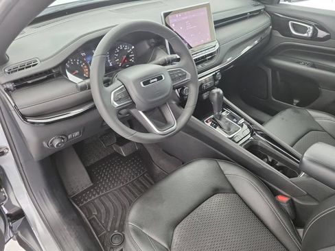 Used 2024 Jeep Compass Latitude w/ Convenience Group AWD/4WD image 18