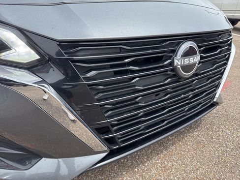 Used 2025 Nissan Altima 2.5 SV FWD image 3