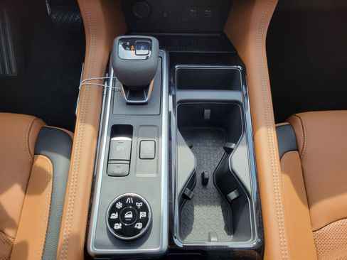 New 2025 Nissan Pathfinder Platinum w/ Cargo Package image 27