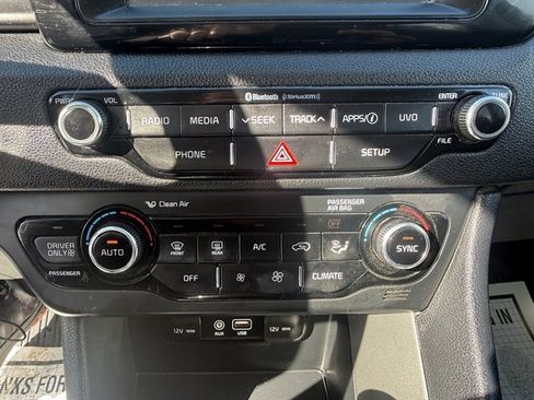 Used 2018 Kia Niro LX image 13