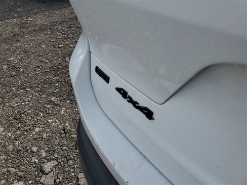 Used 2022 Jeep Grand Cherokee L Laredo image 8