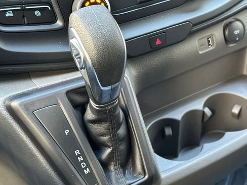 New 2025 Ford Transit 250 148 Medium Roof image 19