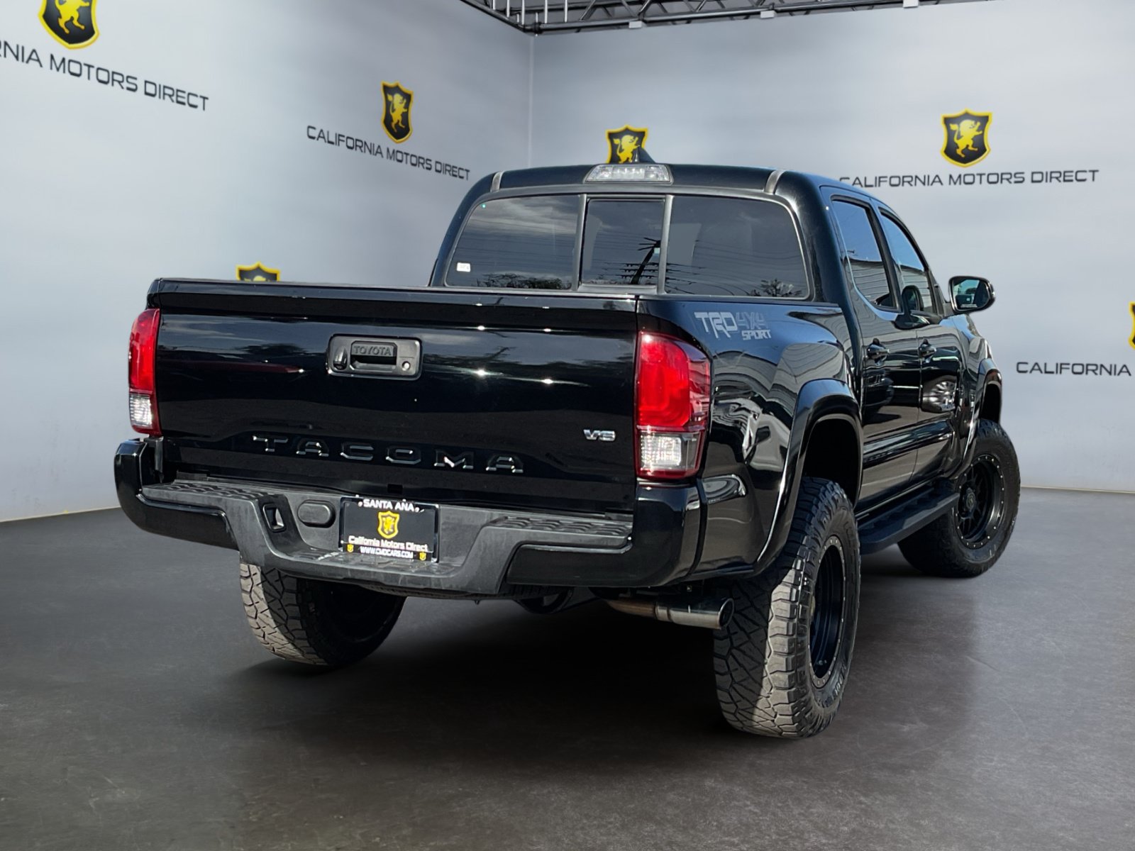 Used 2016 Toyota Tacoma TRD Sport AWD/4WD image 5
