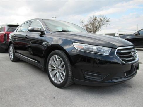 Used 2017 Ford Taurus Limited image 1