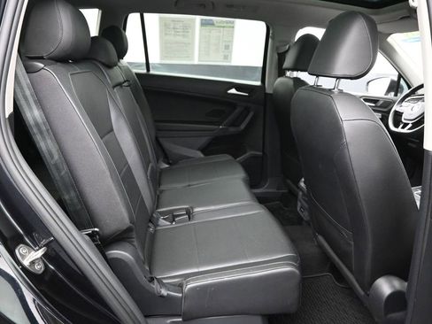 Used 2020 Volkswagen Tiguan SEL image 9