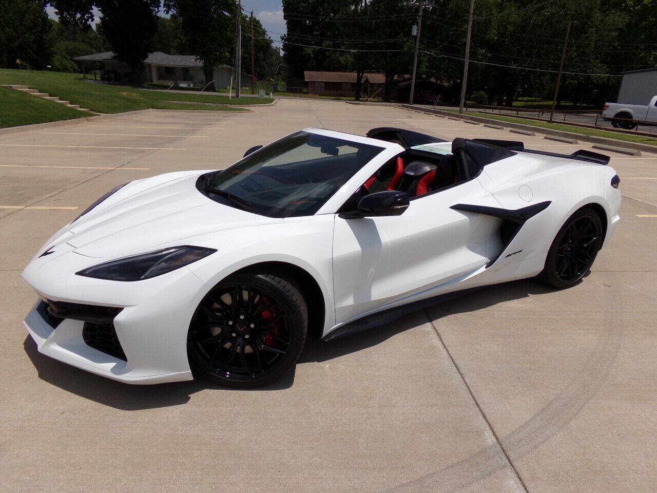 Used 2023 Chevrolet Corvette Z06 w/ Stealth Interior Trim Package RWD image 12