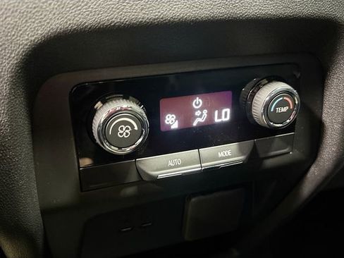 New 2026 Chevrolet Traverse LT w/ Sun and Wheel Package AWD/4WD image 29