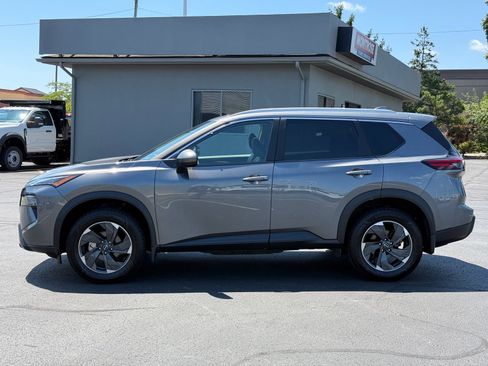 Used 2025 Nissan Rogue SV w/ SV Premium Package AWD/4WD image 7