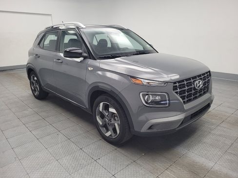 Used 2023 Hyundai Venue Limited FWD image 13