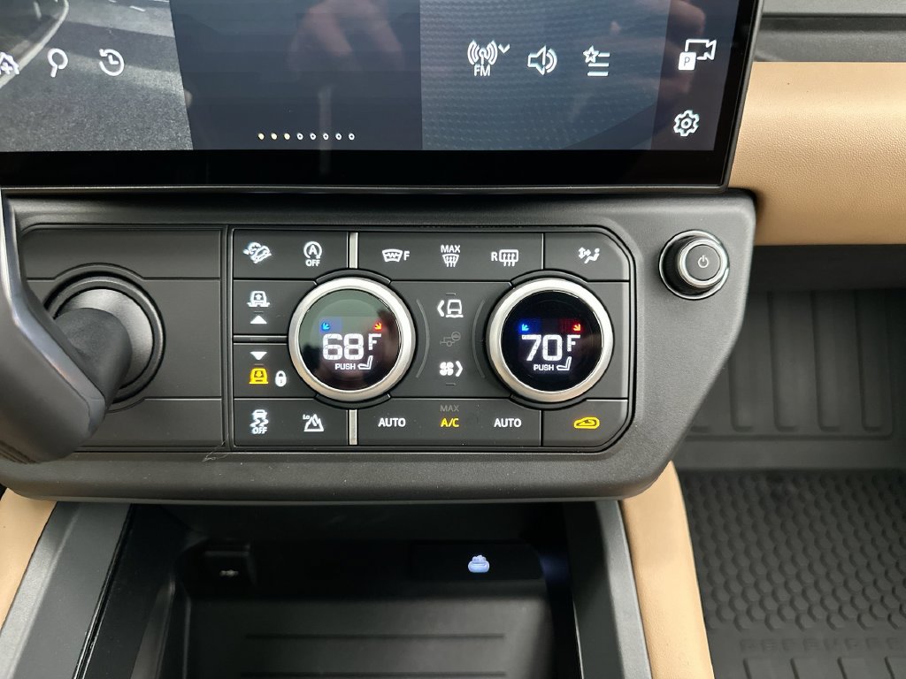 New 2026 Land Rover Defender 110 S AWD/4WD image 13
