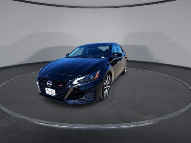 Used 2024 Nissan Altima 2.5 SR FWD image 3