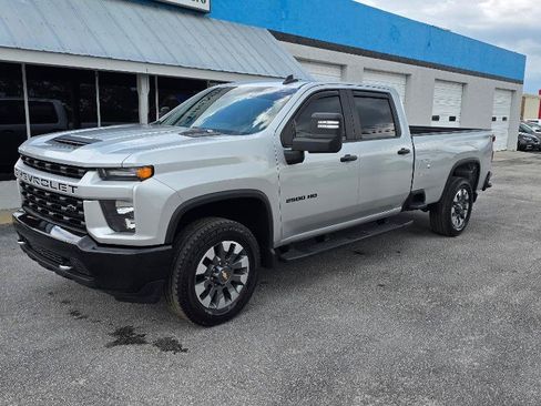 Used 2021 Chevrolet Silverado 2500 Custom w/ Custom Value Package AWD/4WD image 2
