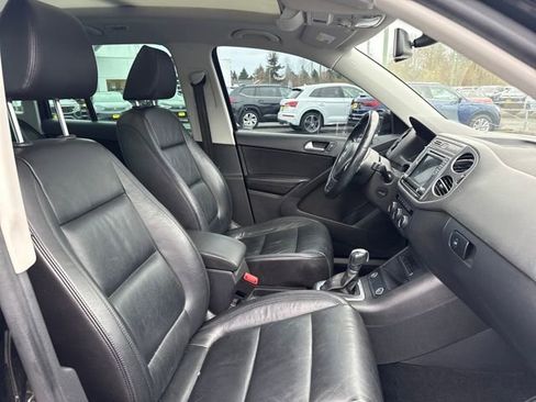 Used 2017 Volkswagen Tiguan Sport image 10