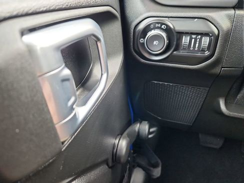 Used 2021 Jeep Wrangler Sport image 33